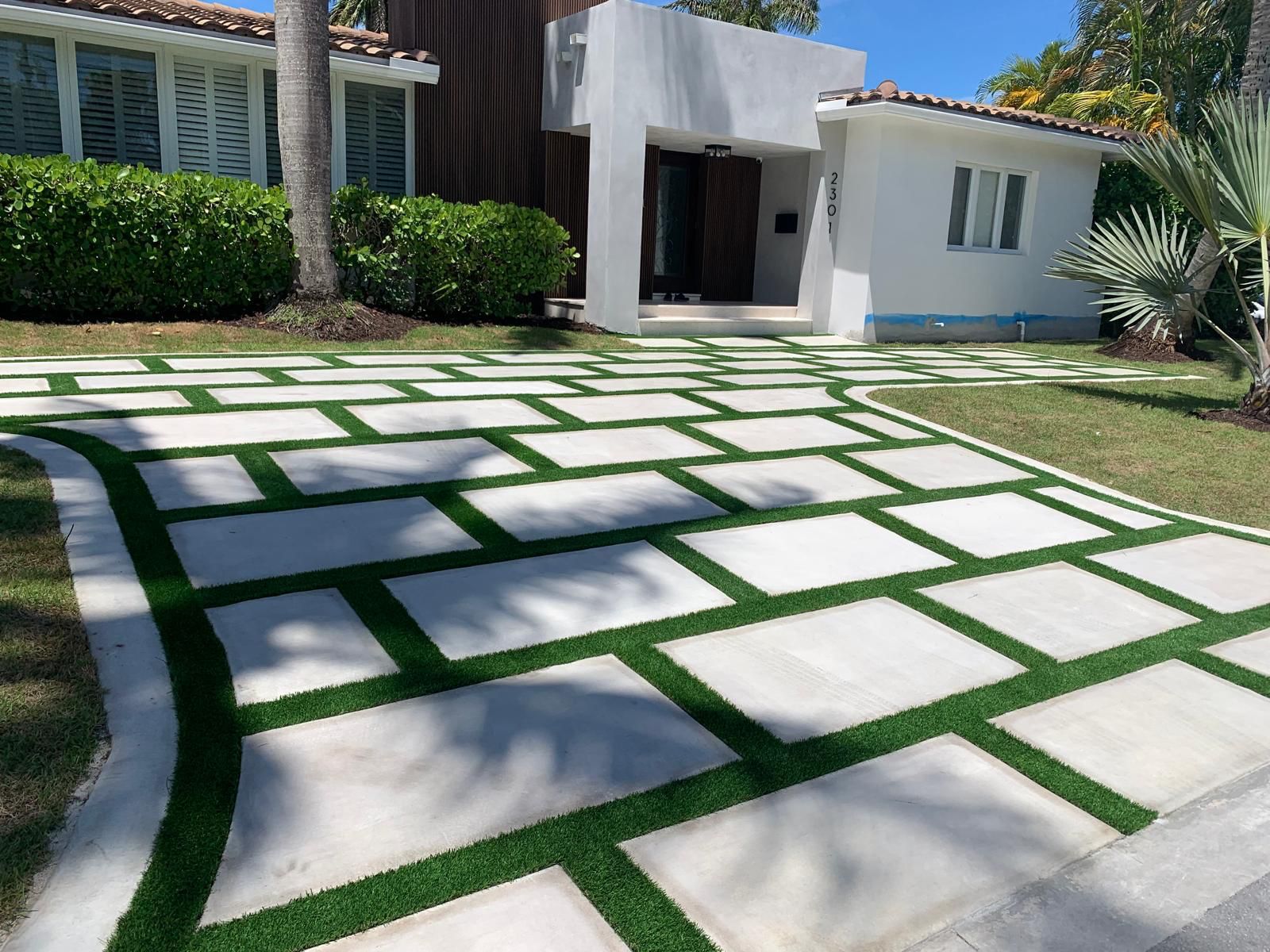 Backyard turf installation Coral Gables